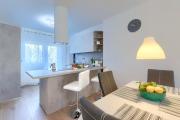 Blue Wave Apartment Valkane - 3 Min Walk to Sea