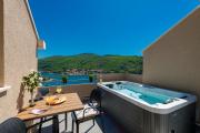 Modern Apartment with Jacuzzi & Sea View - Volare