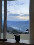 Top Charikot