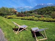Large 2 Bedroom apartment with lake view & garden