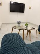 Stylish 2BR Pool, Gym Garden