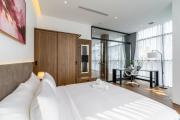 The Chapter 9 Boutique Suite District 1