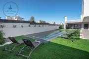 V5 Villa Emma - Luxury 5 bedroom, Pool and Jacuzzi