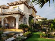 Casa en El Pinet con jardín