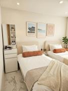 Sinchon Mapo 3 Bed, 3 min to station 2 BR, 1 Bath
