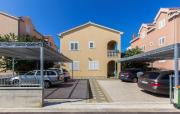 1 Bedroom Cozy Apartment In Srima