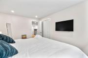 Stylish Garden Suite with Private Entry 1Bed1Bath