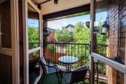 Chic 3BR City Escape Balcony M4 Heart