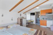 Apartments with parking space Losinj, Losinj - 25347