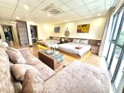 City view 3 bedrooms 5 beds elevator free laundry