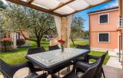 Nice Apartment In Umag With Outdoor Swimming Pool