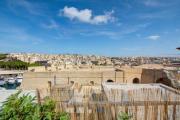 Top Senglea