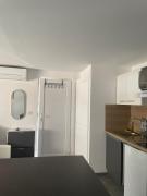Maison indépendante 30 m2 avec terrasse privée centre ville Marignane