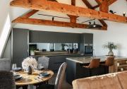 2 bedroom Loft apartment with sea views in St Leonards on Sea