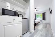 Cozy Miami Beach Studio with King Bed & Smart TV