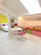 Apartment in Milan Center Duomo, Designed, AC, Wi-Fi, Metro