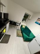 Stylish Cosy Homely 6bed Flat at Salford Precinct