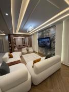 Duplex entier avec toit-terrasse et piscine privée