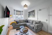Contractors, Families, Large groups