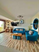 MERMAID Sea View 2BR House-Private Veranda