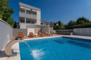 Calista Perfect Seaside Villa - Pool and Jacuzzi