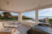 Calista Perfect Seaside Villa - Pool and Jacuzzi