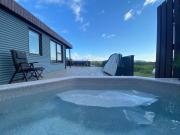 Cabin near Reykjavík - hot tub