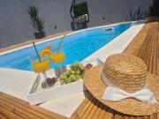 Luxury apartment Duće with private pool
