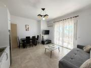 Relaxing Balcony Escape - Free Parking -5 Guests