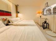 Yeoksam, Gangnam, COEX Starfield, Jamsil 20 minutes, Itaewon 30 minutes, Gangnam Plastic Surgery