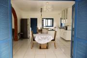 Casa com piscina patio e campinho em torres 1 quadra mar
