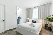 1BR 1BA Sleeps 2 Wi-Fi Walk to Beach
