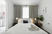 1BR 1BA Sleeps 2 Wi-Fi Walk to Beach