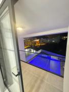 Alpha Blue Aura Duplex -Triple Room & Private Pool