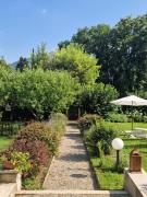 Villa Orea - with Garden & Lake Access