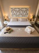 Luna del Faro -Ocean views and Pools by Budha Apartments