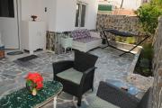 Enora Loutraki Guesthouse