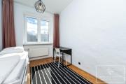 Central 2BR for 6, Workspace & Walk to Old Town