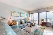 Recently renovated 5th-floor oceanfront condo with pool ocean view & WiFi