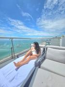 Penthouse by the sea, pool and jacuzzi