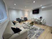 Cozy, 2BDR,walkout apt, free parking