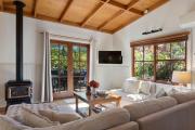 Top Leura