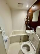 5 minutes walk from Eisuke Shinkimari Station, Osakas best Showa-style neighborhood