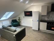 Modern 2-Bed Flat in Long Eaton with Free Parking