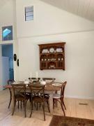 Charming Farmhouse Cottage Perfect for Family-Friendly Getaways in Signal Mountain, Chattanooga