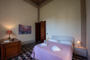 Top Chiavari