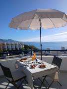 Windham Penthouse with sea views