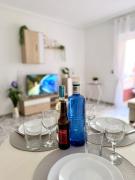Stylish 1-Bed Apt, Walk to Beach & Amenities