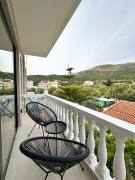 Top Himare