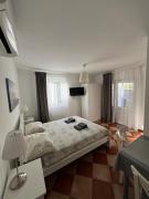 Apartments Luni